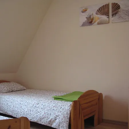 Semesterbostad Nella *